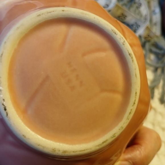 5 Beautiful Dusty Pink Leaf-Shaped Ceramic Bowls - Picture 3 of 9